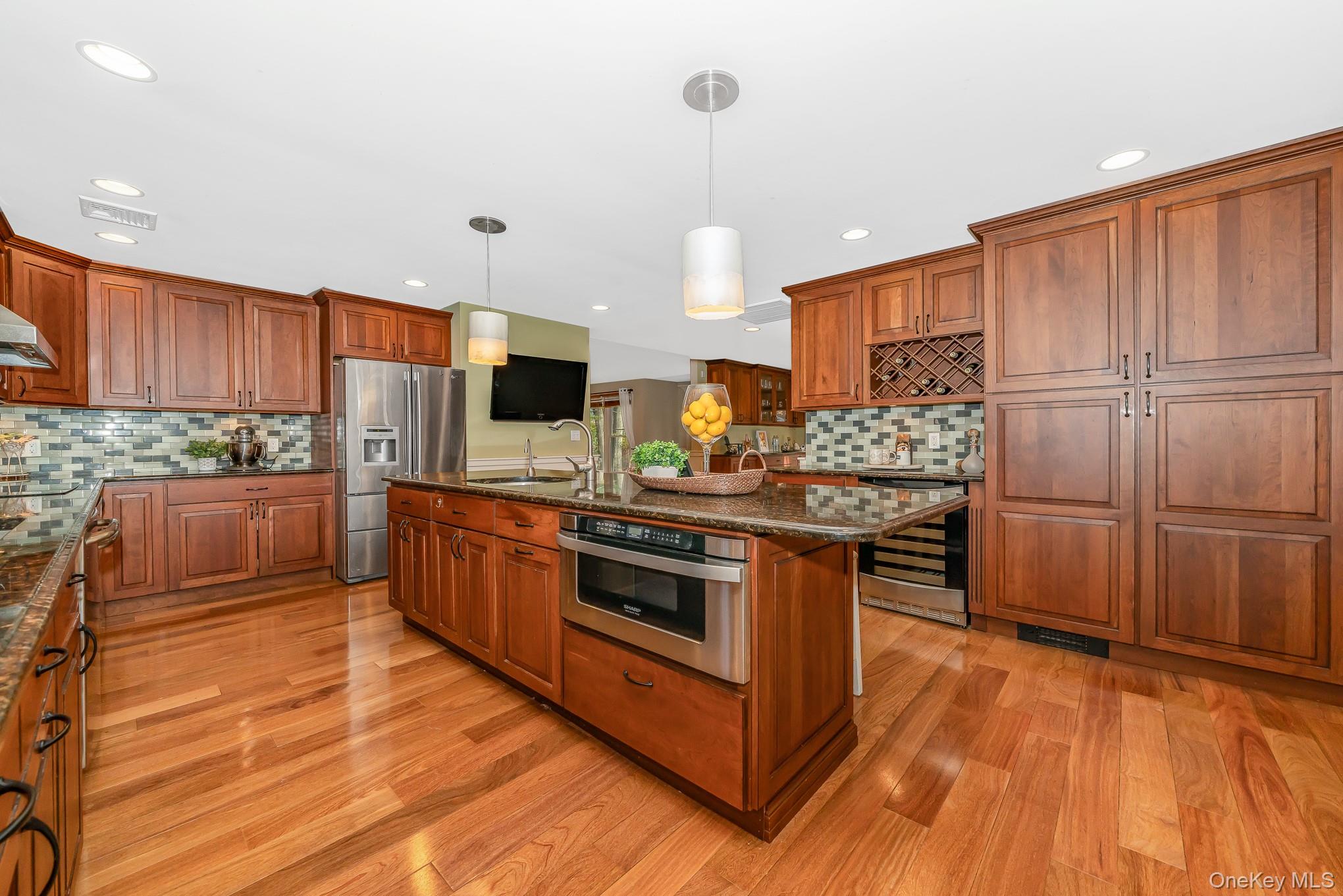 #12 photo, 23 Willoughby Path, East Northport , NY 11731