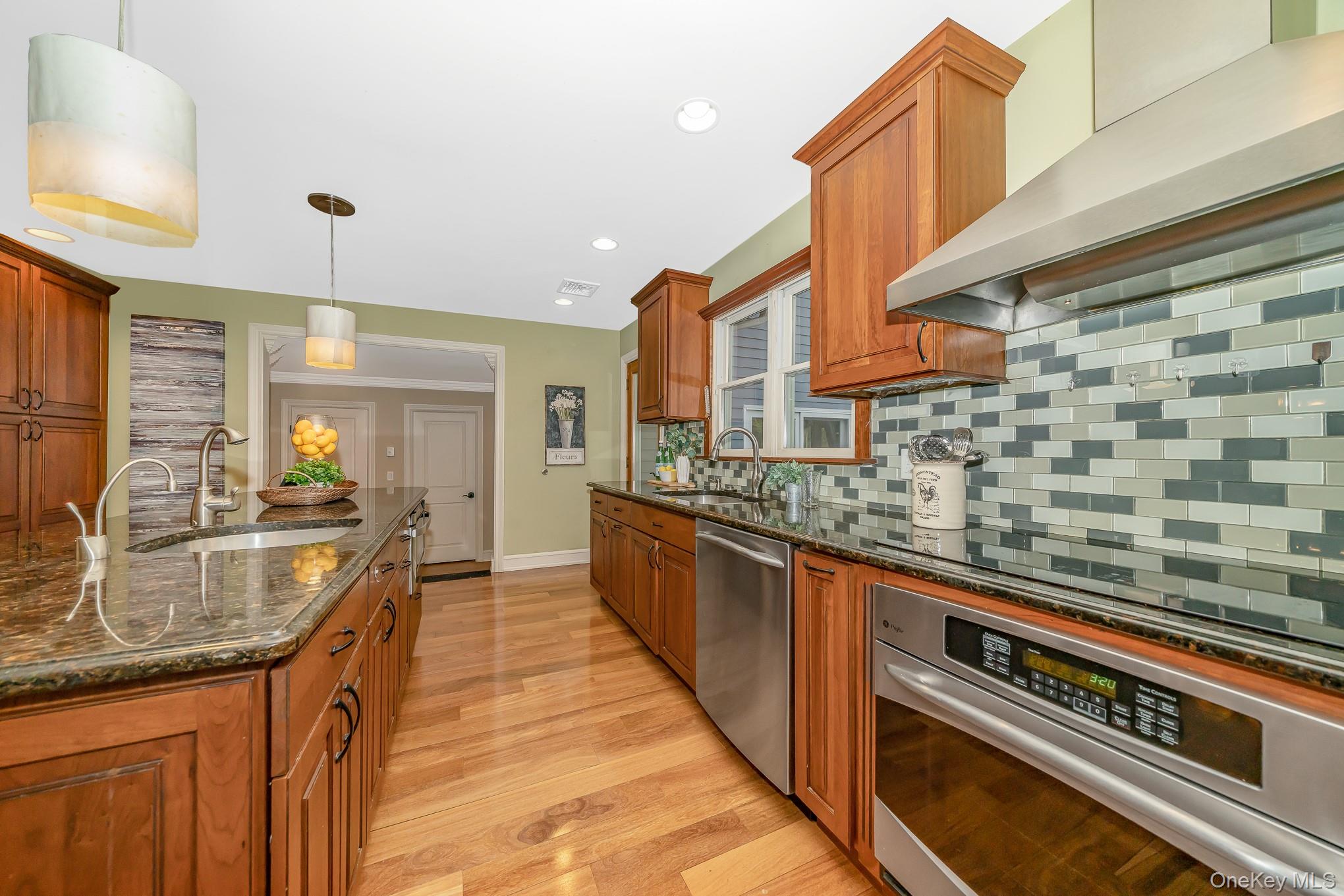 #13 photo, 23 Willoughby Path, East Northport , NY 11731