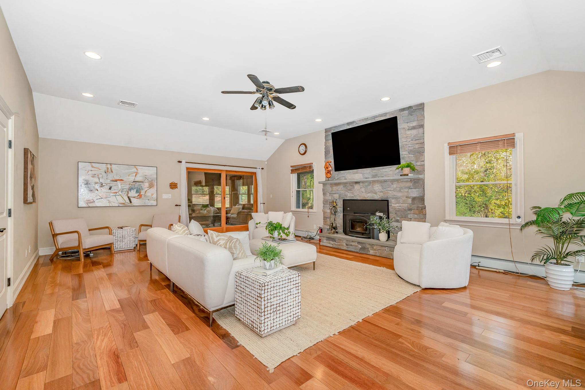 #5 photo, 23 Willoughby Path, East Northport , NY 11731