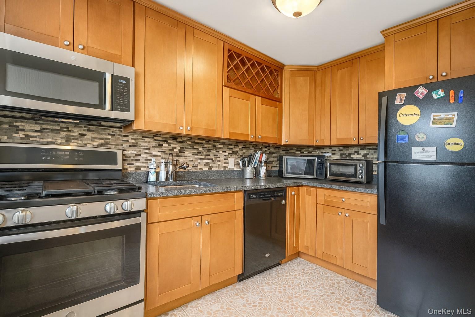 #9 photo, 6 W West Mill Drive, Great Neck , NY 11021