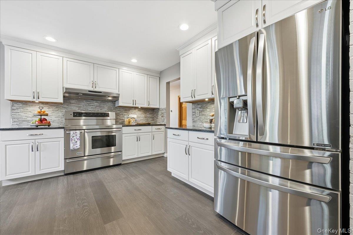 #12 photo, 89 Woodsome Road, Babylon , NY 11702