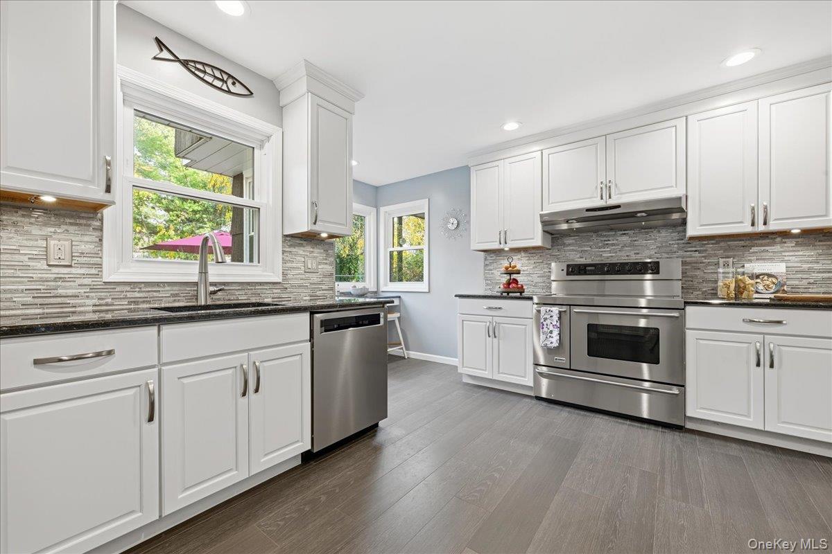 #14 photo, 89 Woodsome Road, Babylon , NY 11702