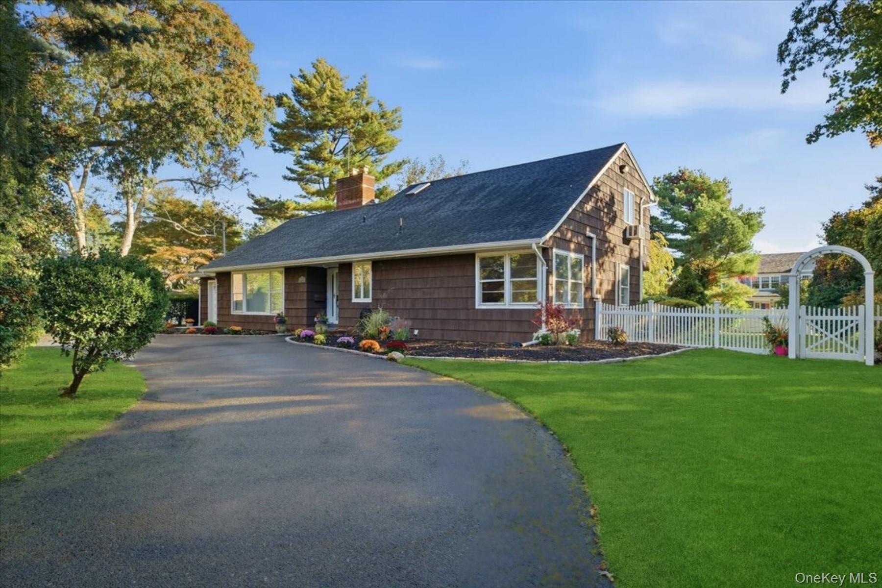 #2 photo, 89 Woodsome Road, Babylon , NY 11702