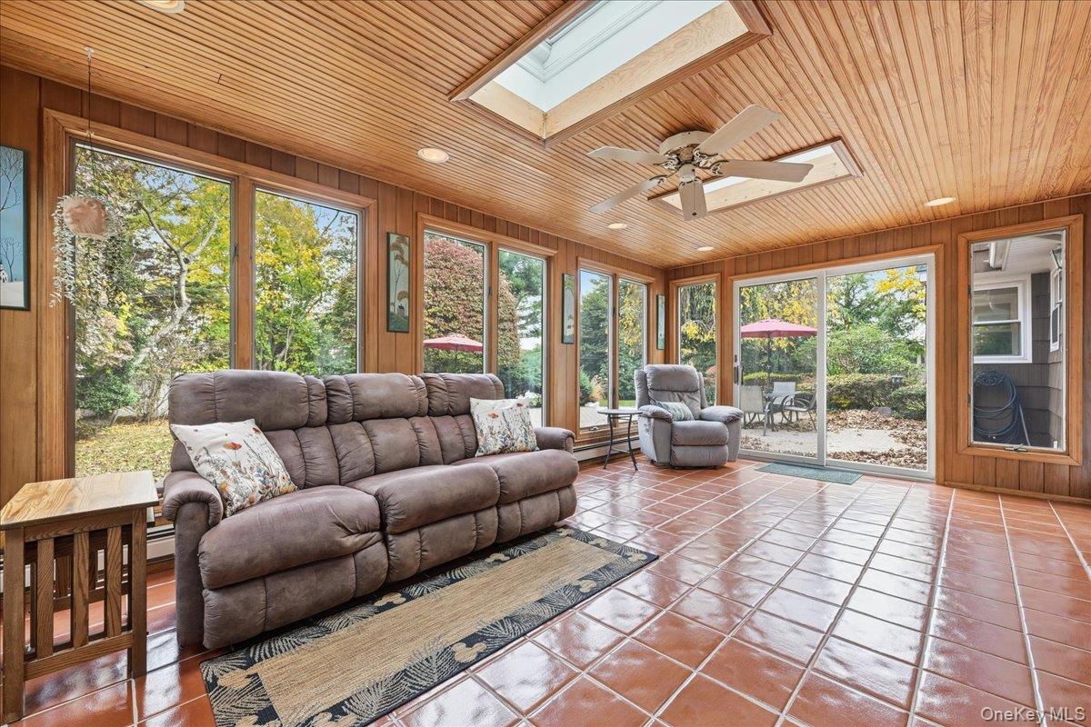 #9 photo, 89 Woodsome Road, Babylon , NY 11702