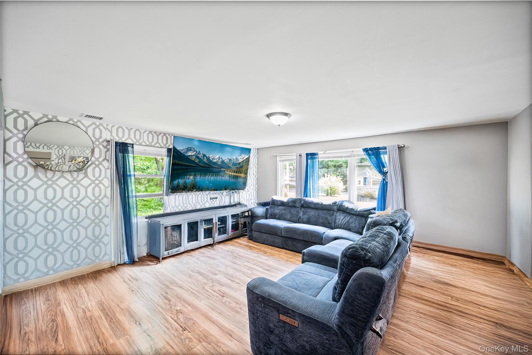 #6 photo, 1113 Joselson Avenue, Bay Shore , NY 11706