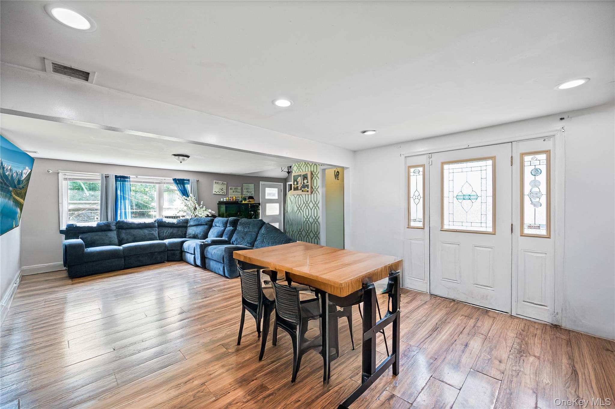 #7 photo, 1113 Joselson Avenue, Bay Shore , NY 11706