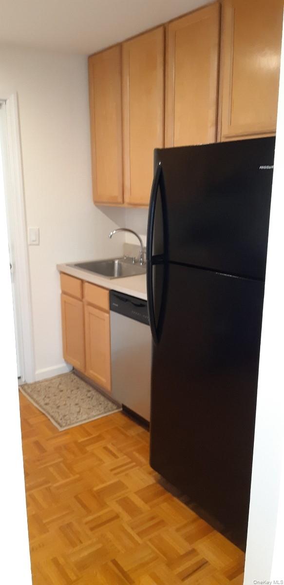 #6 photo, 28 Ledgewood Circle, East Setauket , NY 11733