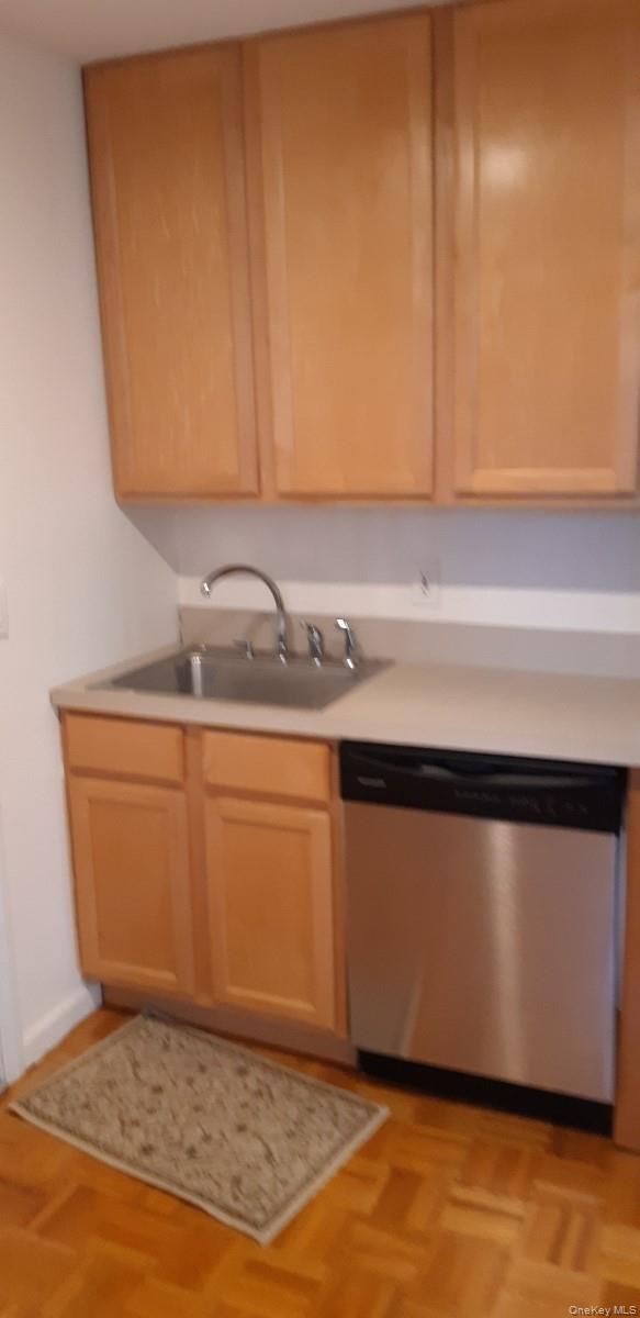 #9 photo, 28 Ledgewood Circle, East Setauket , NY 11733