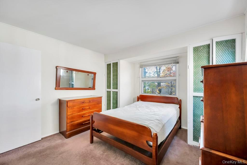 #13 photo, 4 Hope Drive, Plainview , NY 11803