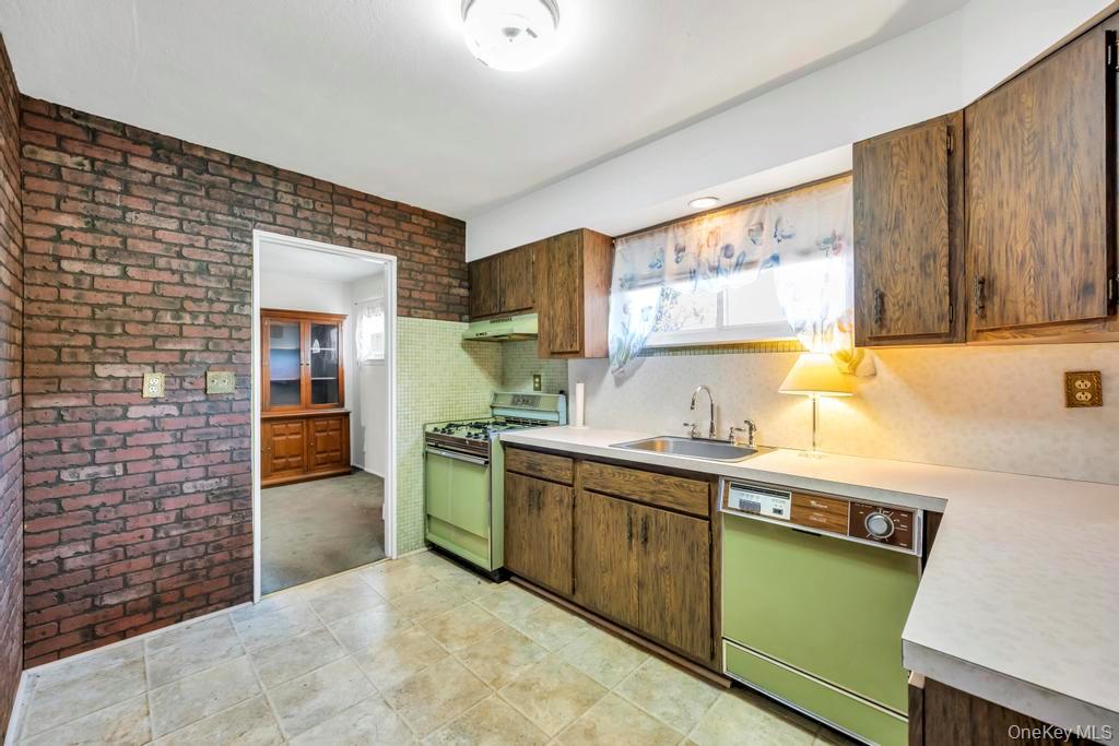 #19 photo, 4 Hope Drive, Plainview , NY 11803