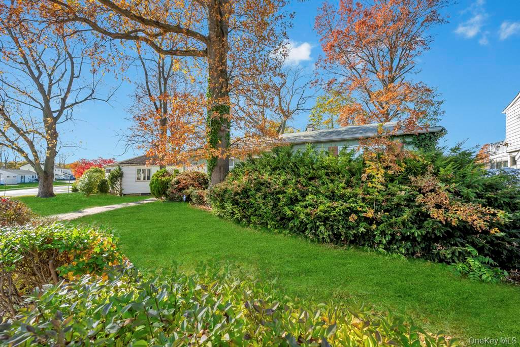 #3 photo, 4 Hope Drive, Plainview , NY 11803