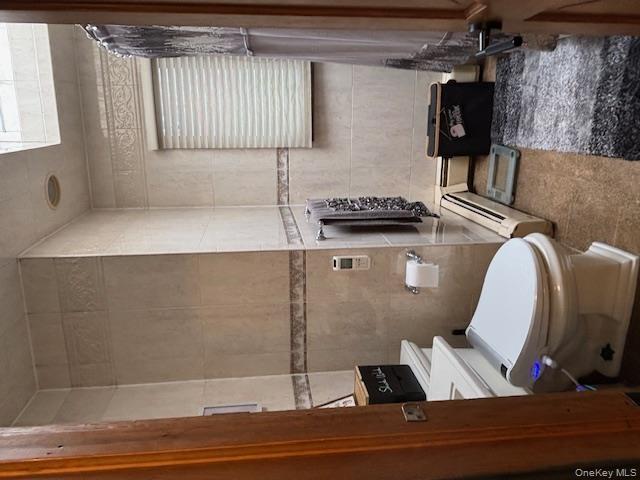 #7 photo, 461 1st Avenue, Lindenhurst , NY 11757