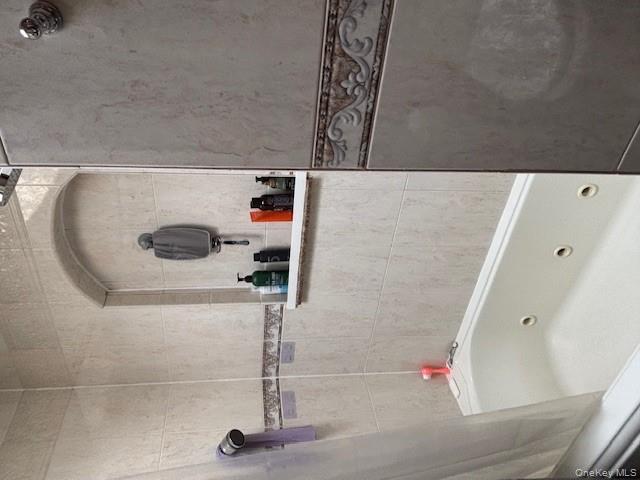 #8 photo, 461 1st Avenue, Lindenhurst , NY 11757