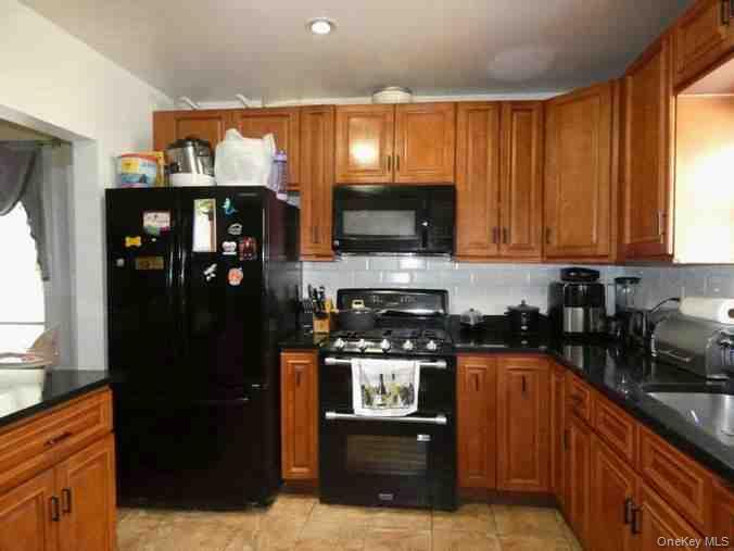 #11 photo, 94-46 226th Street, Floral Park , NY 11001