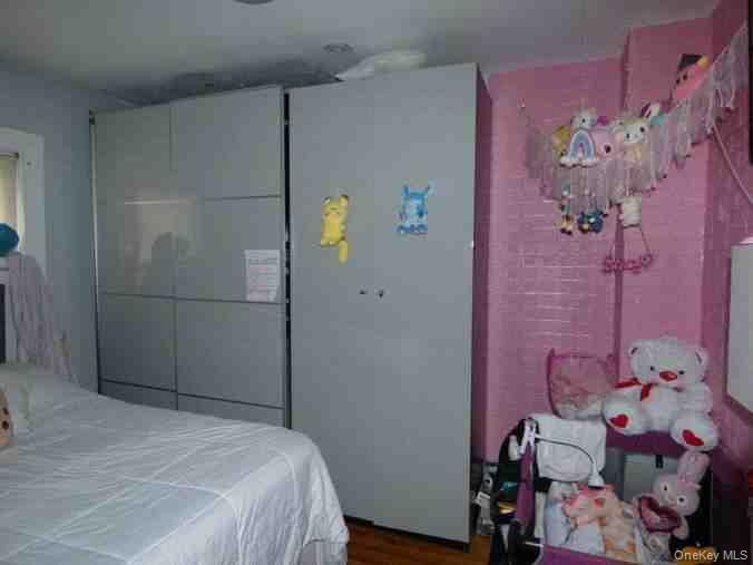 #19 photo, 94-46 226th Street, Floral Park , NY 11001