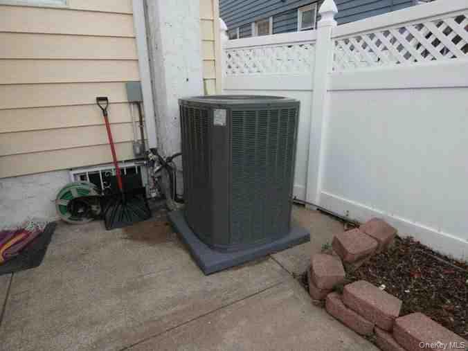 #6 photo, 94-46 226th Street, Floral Park , NY 11001