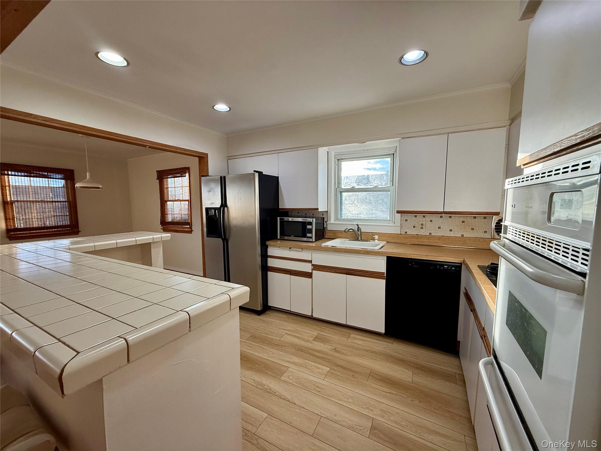 #5 photo, 575 E Fulton Street, Long Beach , NY 11561