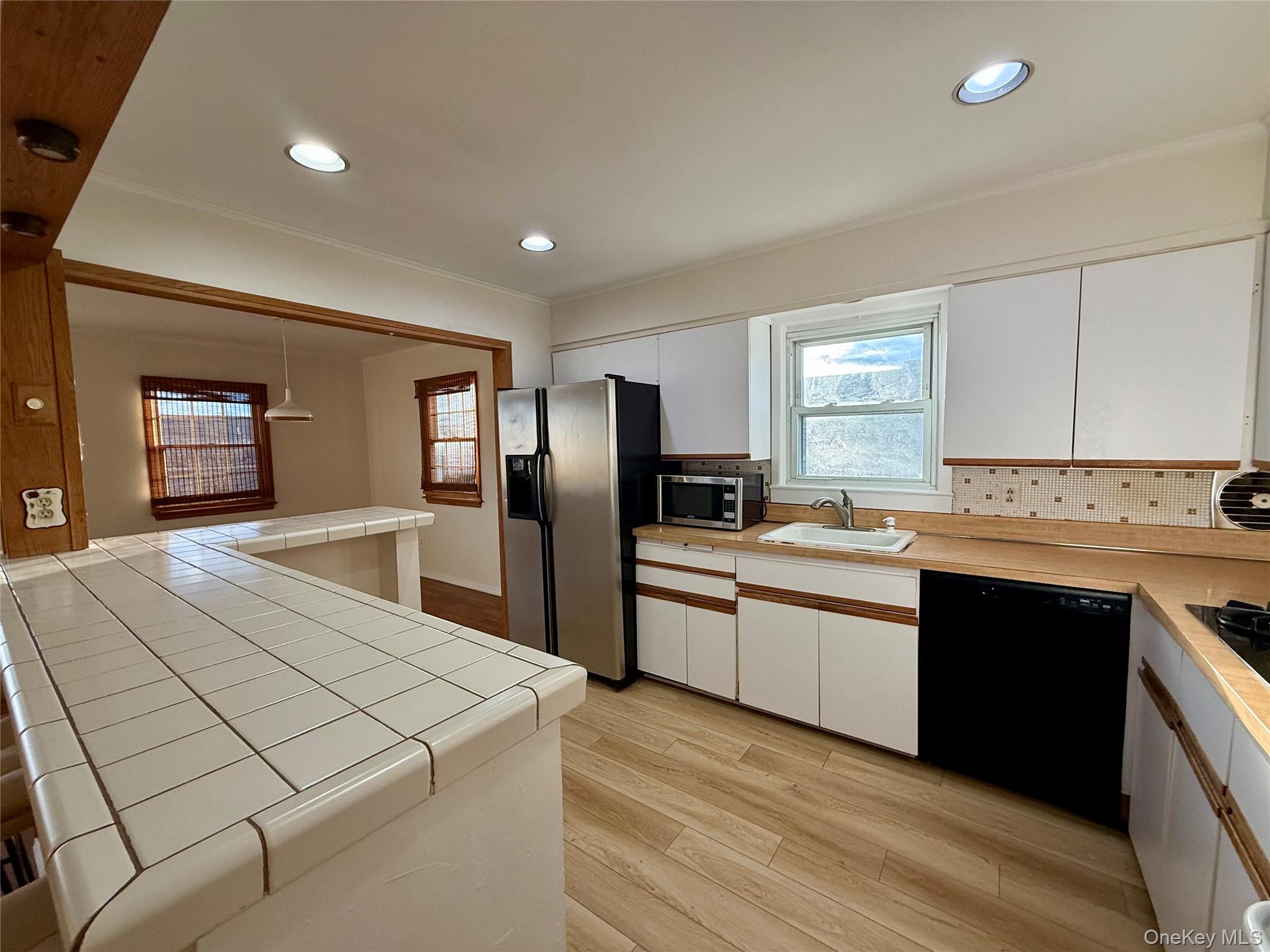 #7 photo, 575 E Fulton Street, Long Beach , NY 11561