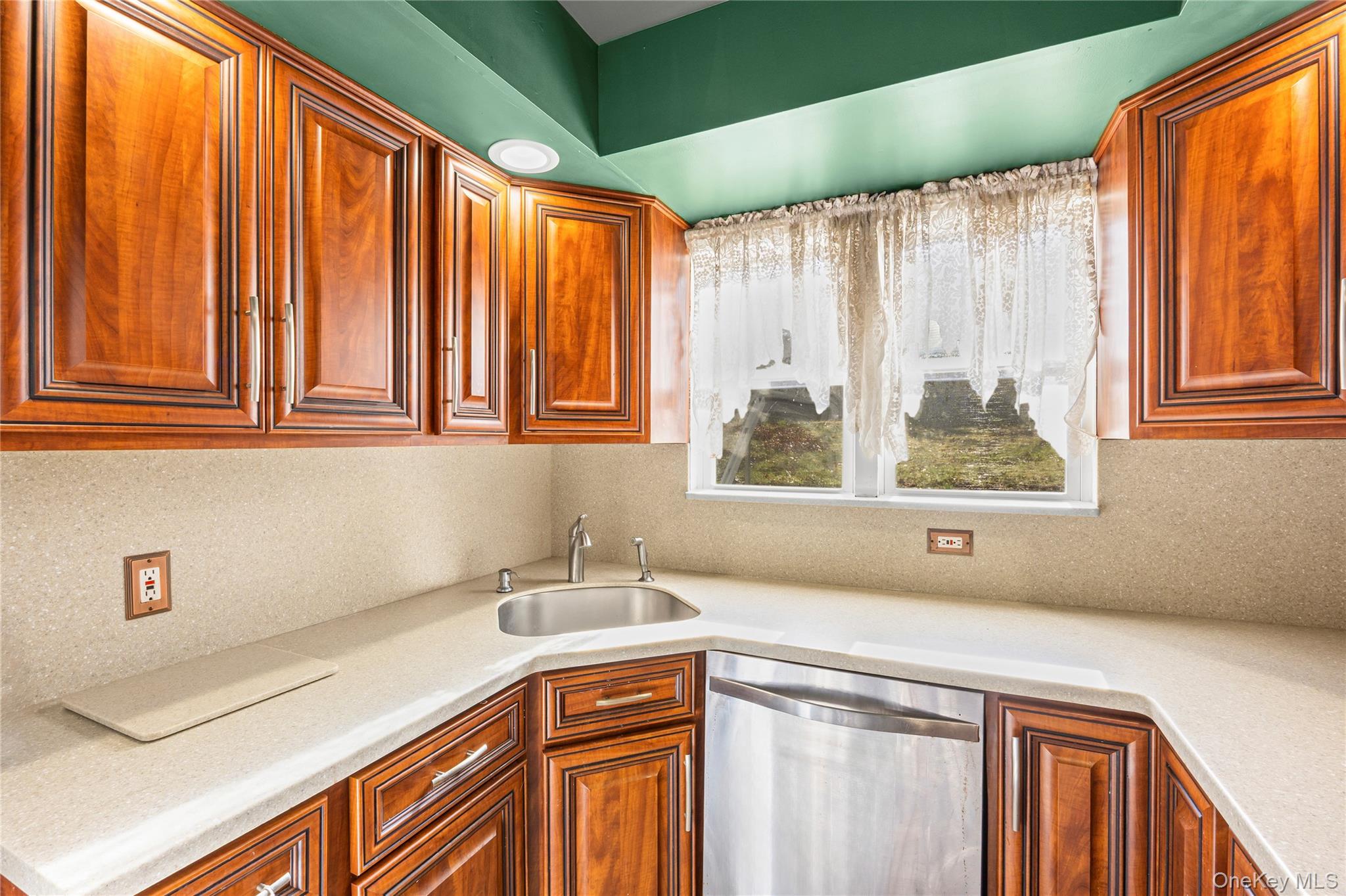 #12 photo, 10 Queen Drive, Sound Beach , NY 11789