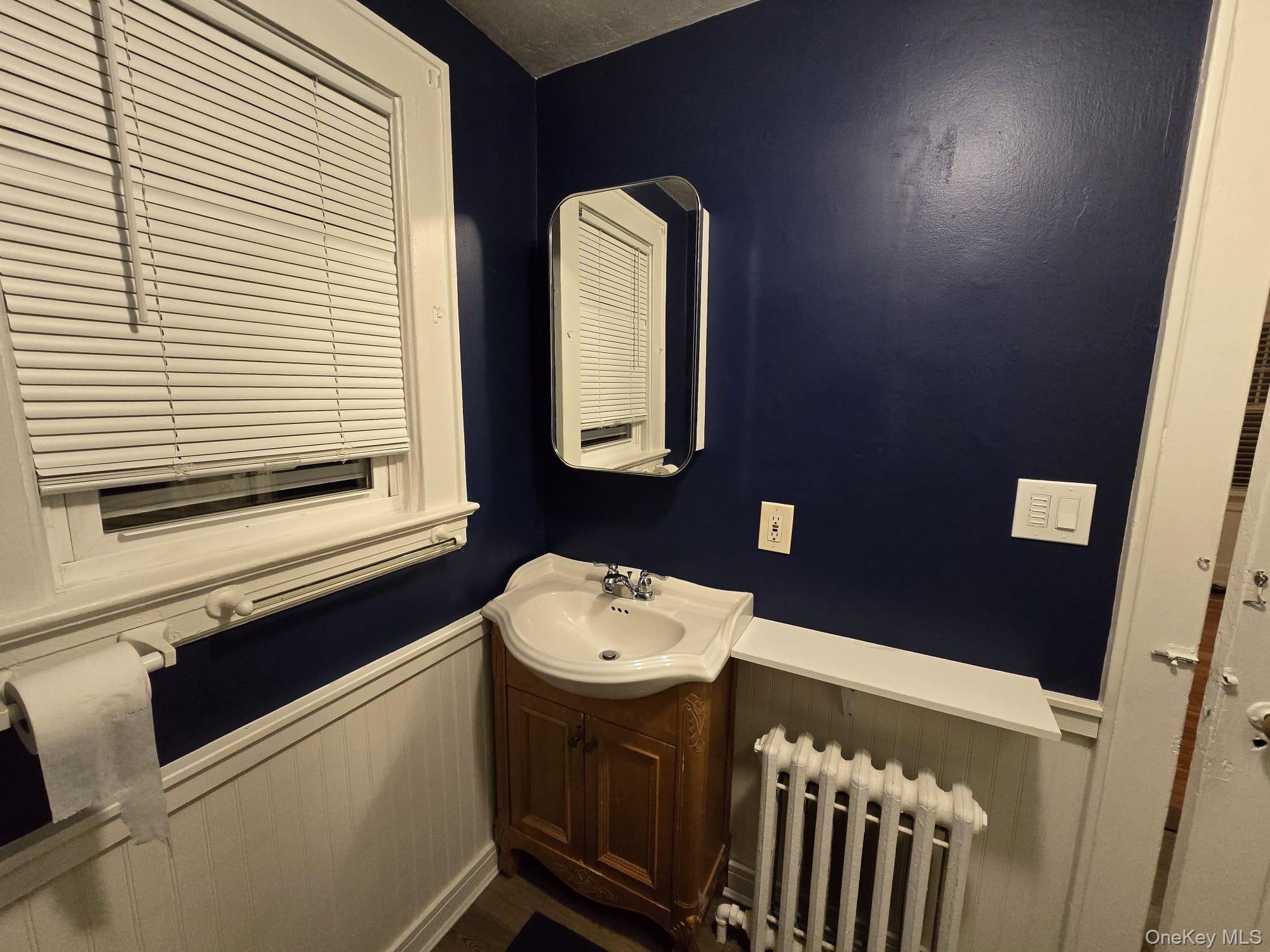 #5 photo, 157 Clinton Avenue, Huntington , NY 11743