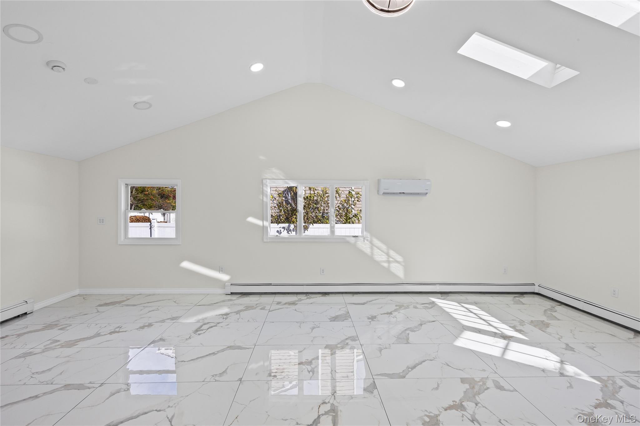 #4 photo, 1568 7th Street, West Babylon , NY 11704