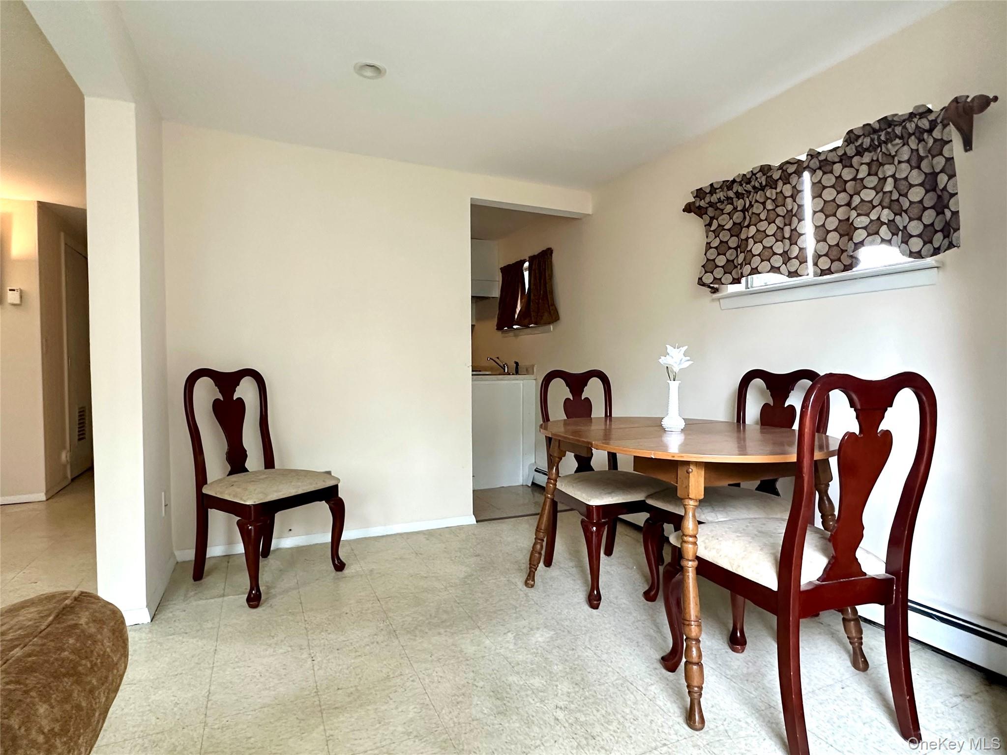 #10 photo, 10 N Jackson Avenue, サフォーク郡 Brentwood , NY 11717