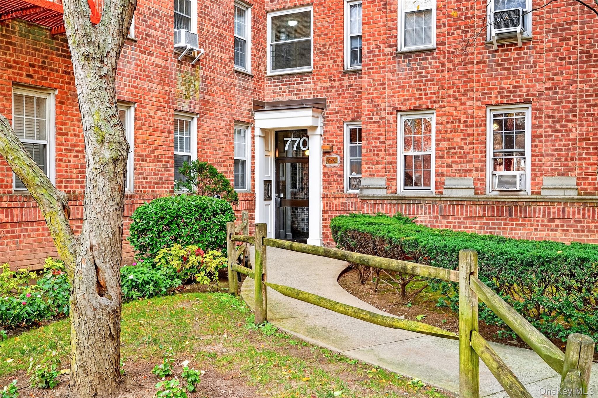 #2 photo, 770 Bronx River, Yonkers , NY 10708