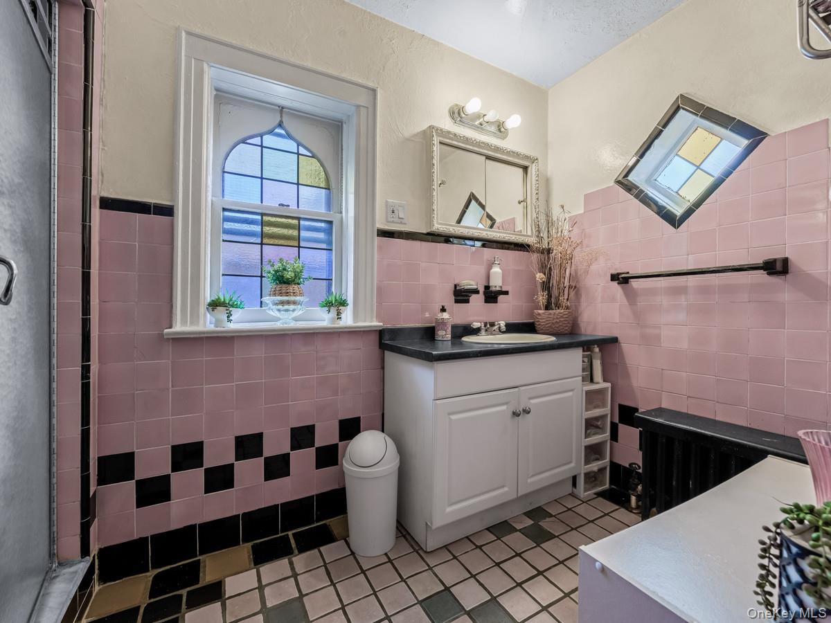 #16 photo, 173-17 Sayers Avenue, Addisleigh Park , NY 11433