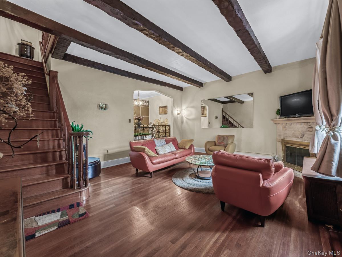 #2 photo, 173-17 Sayers Avenue, Addisleigh Park , NY 11433