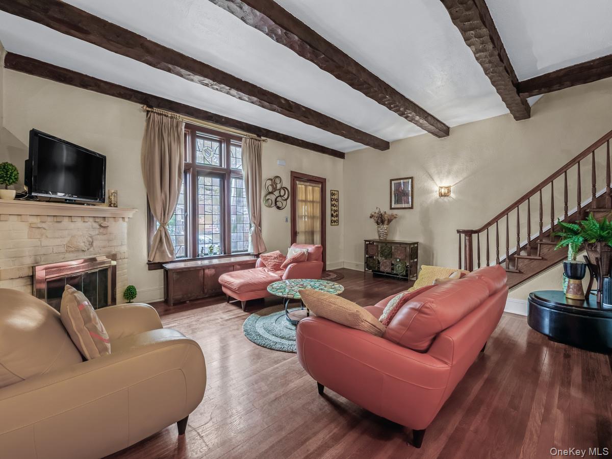 #4 photo, 173-17 Sayers Avenue, Addisleigh Park , NY 11433