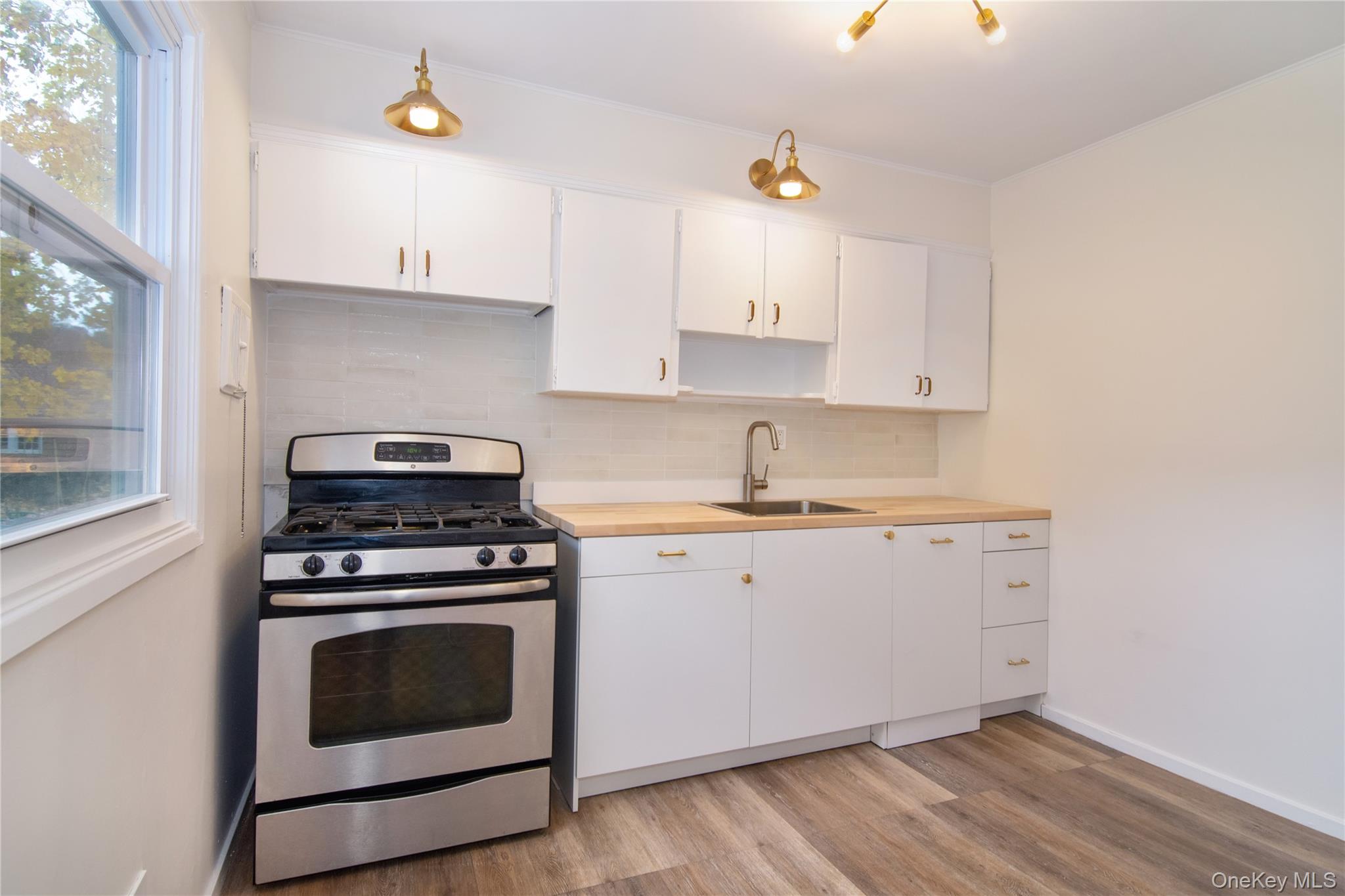 #12 photo, 624 Washington Avenue, Pleasantville , NY 10570