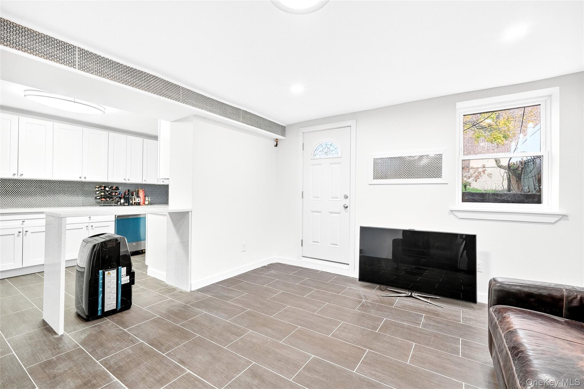 #3 photo, 1458 Rowland Street, Bronx , NY 10461