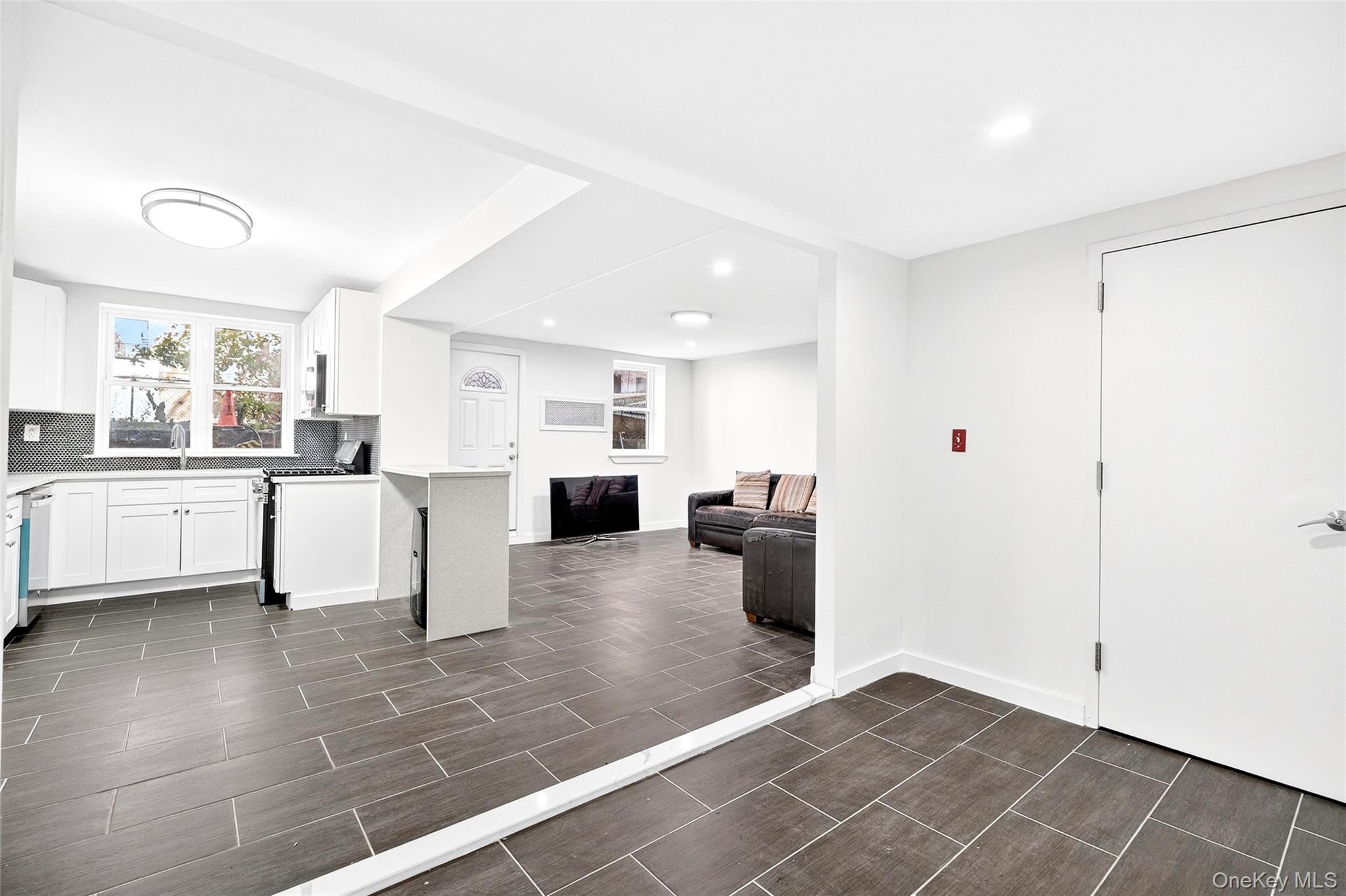 #4 photo, 1458 Rowland Street, Bronx , NY 10461