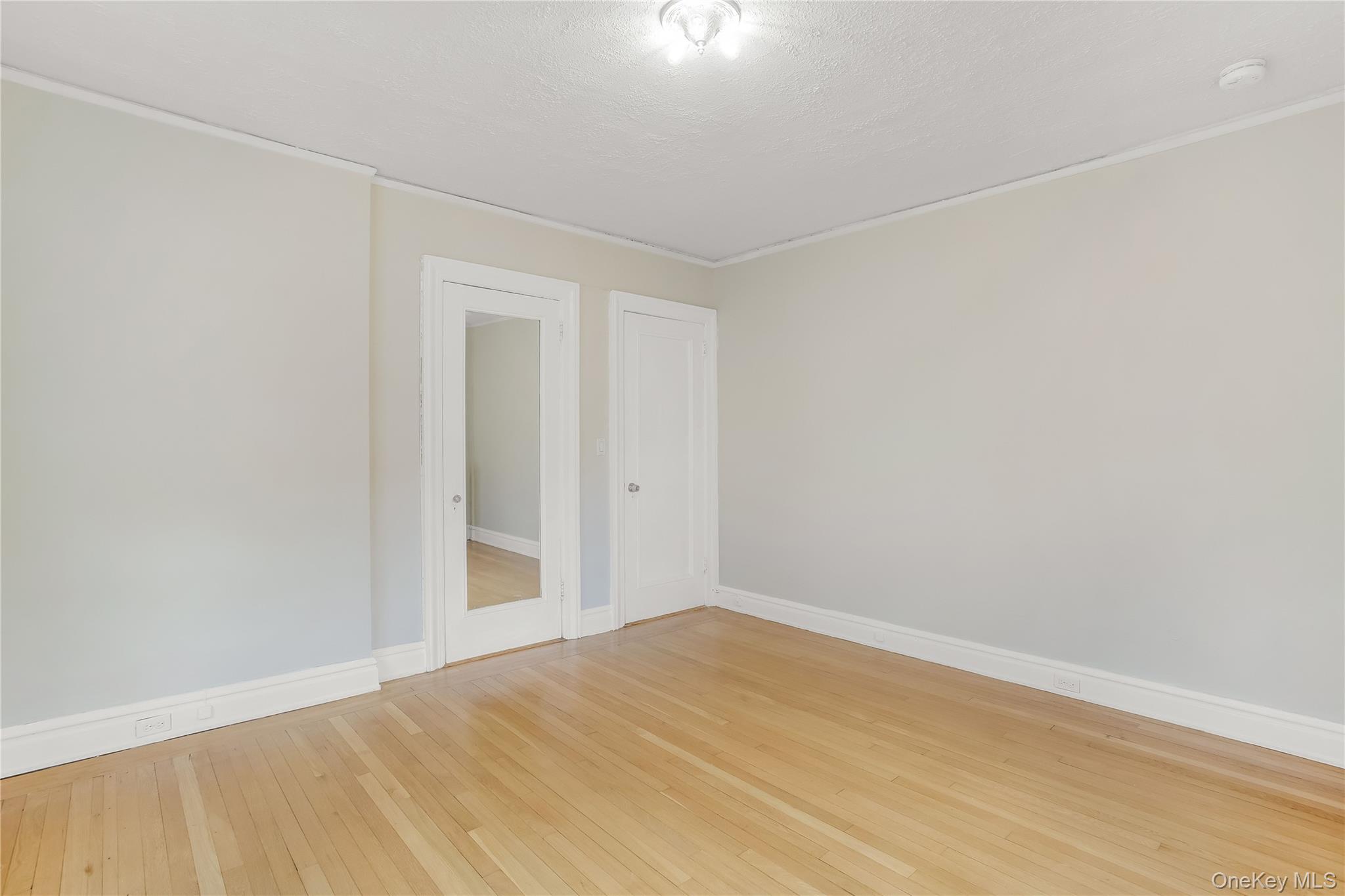 #7 photo, 87 N Broadway, White Plains , NY 10603