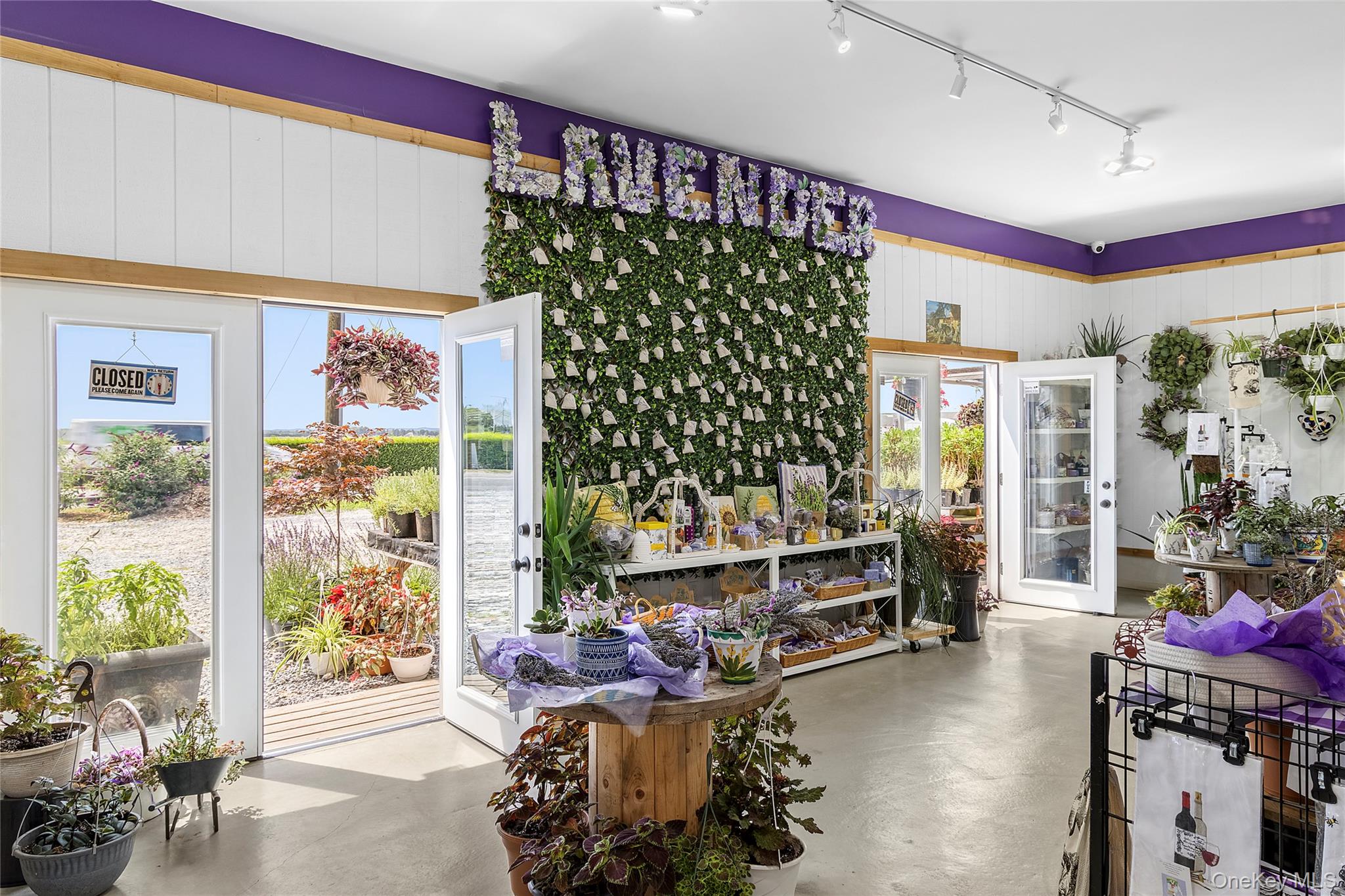 #7 photo, 3360 Sound Avenue, Riverhead , NY 11901