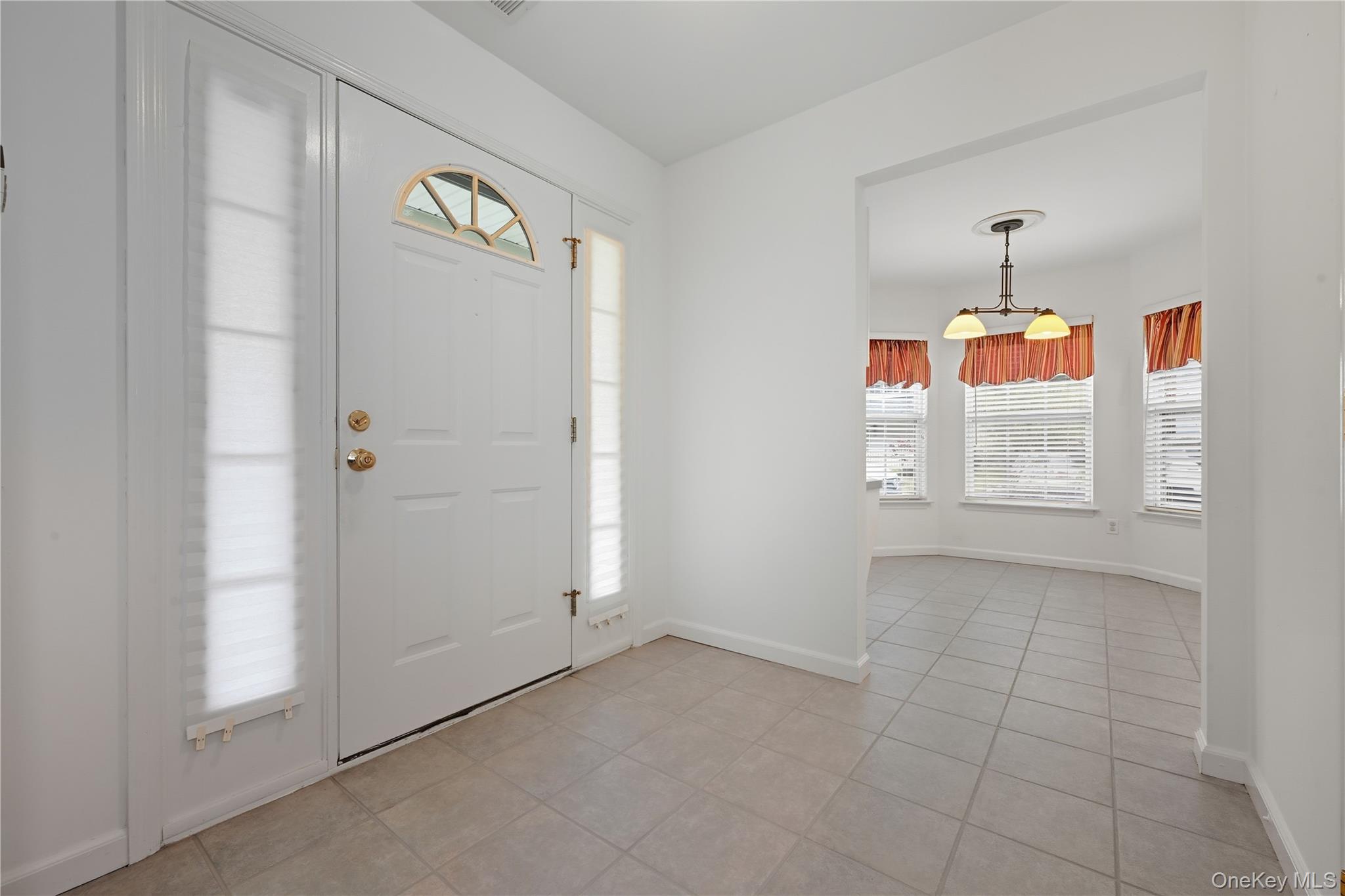 #4 photo, 12 Merrimack Road, Hauppauge , NY 11787