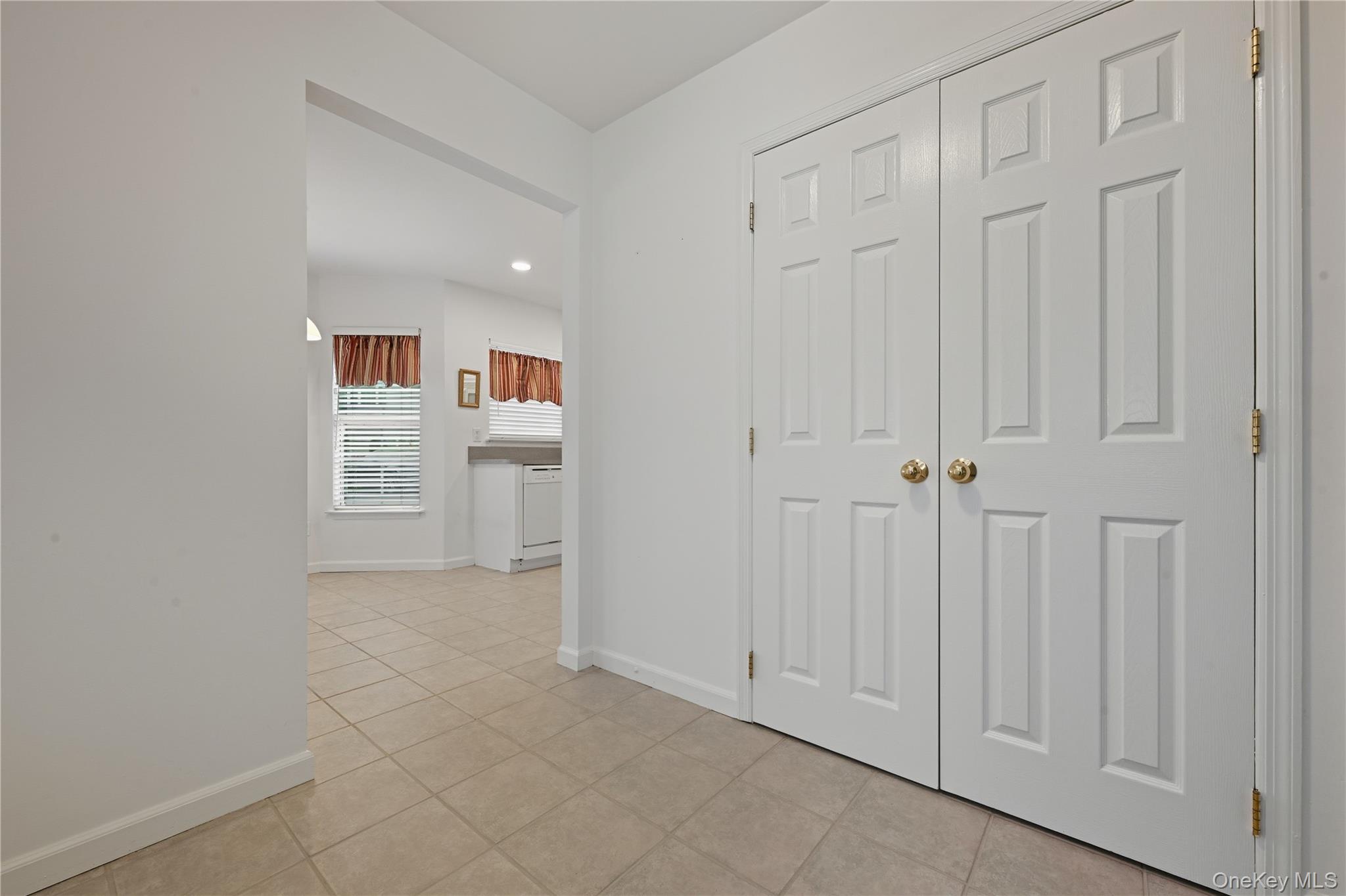 #5 photo, 12 Merrimack Road, Hauppauge , NY 11787