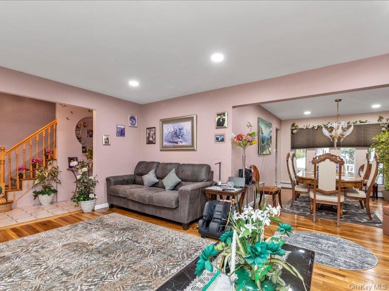 #5 photo, 3711 Berne Road, Wantagh , NY 11793