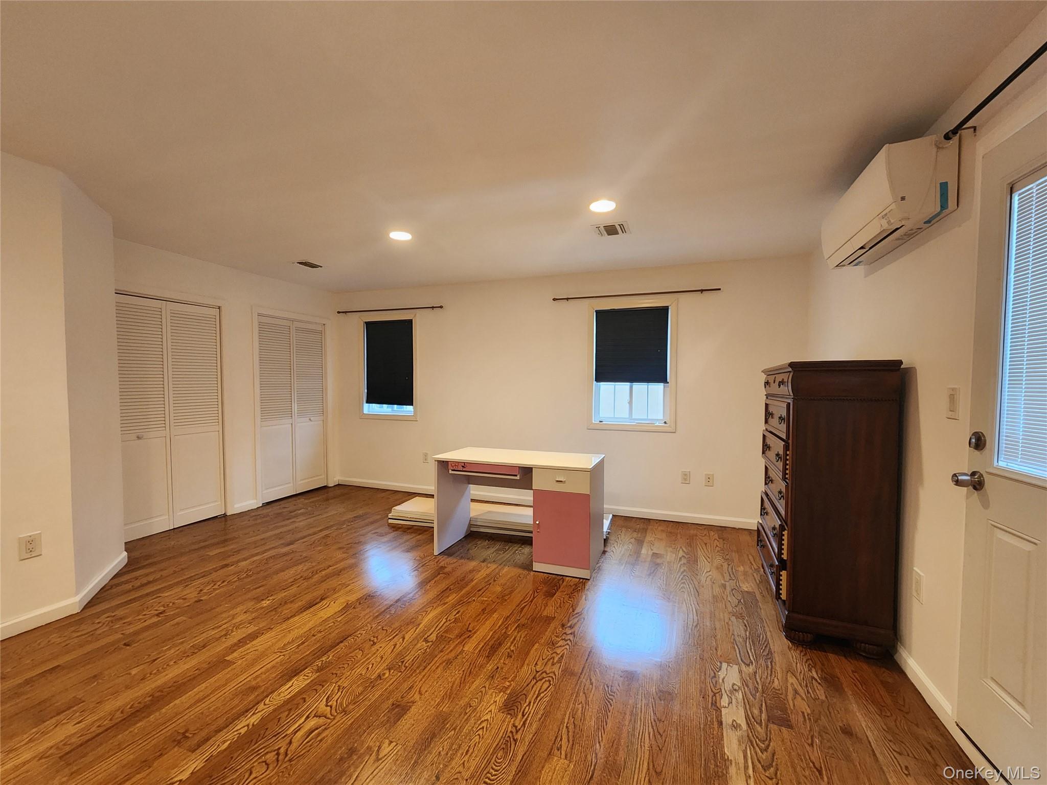 #5 photo, 23502 Seward Avenue, Queens Village , NY 11427