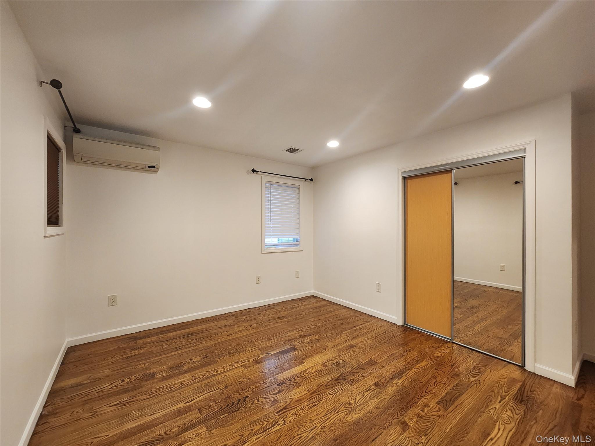 #6 photo, 23502 Seward Avenue, Queens Village , NY 11427