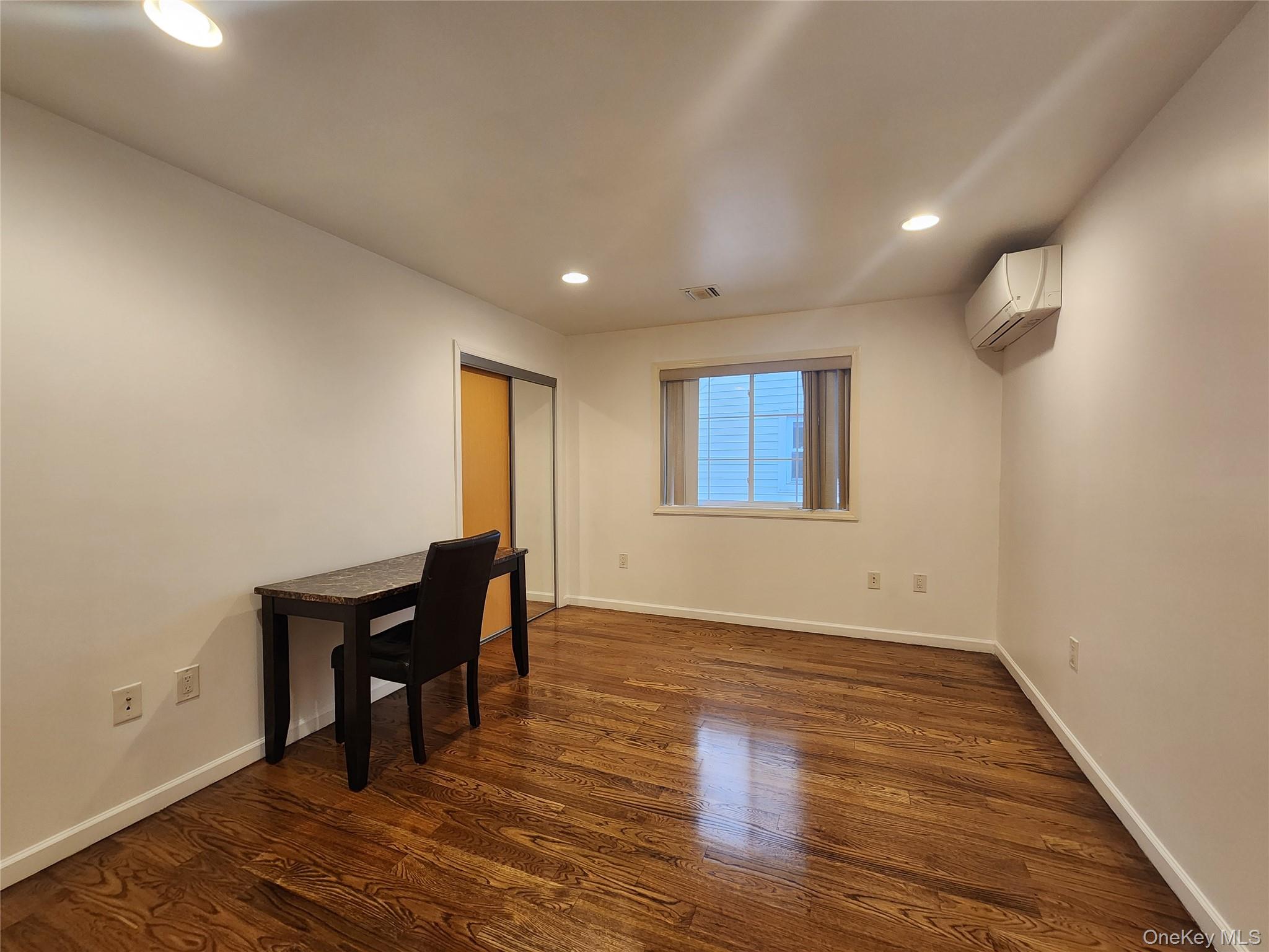 #7 photo, 23502 Seward Avenue, Queens Village , NY 11427