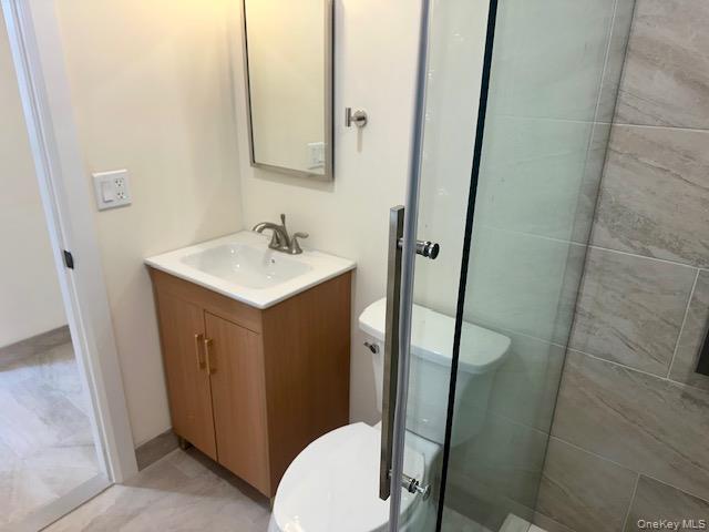 #10 photo, 651 Americus Avenue, サフォーク郡 East Patchogue , NY 11772