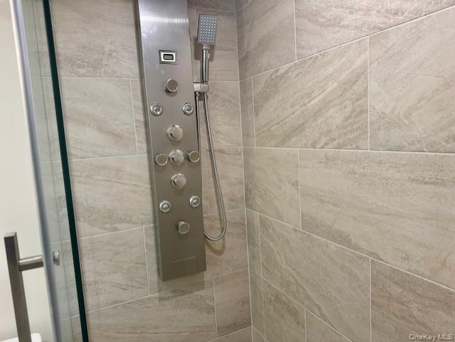 #12 photo, 651 Americus Avenue, サフォーク郡 East Patchogue , NY 11772