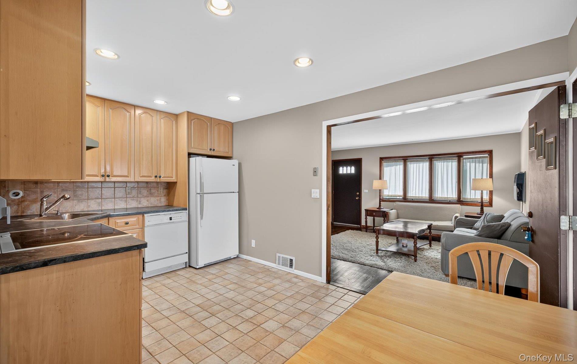 #11 photo, 58 Virginia Avenue, Plainview , NY 11803