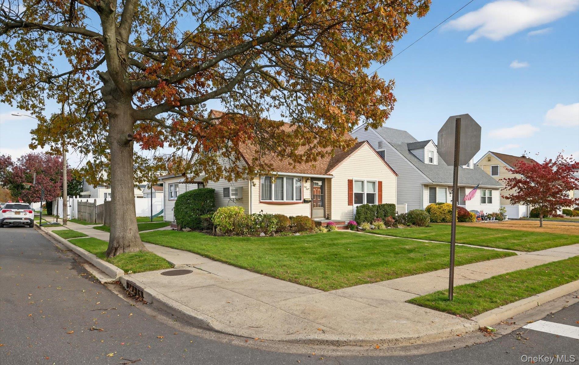 #18 photo, 58 Virginia Avenue, Plainview , NY 11803