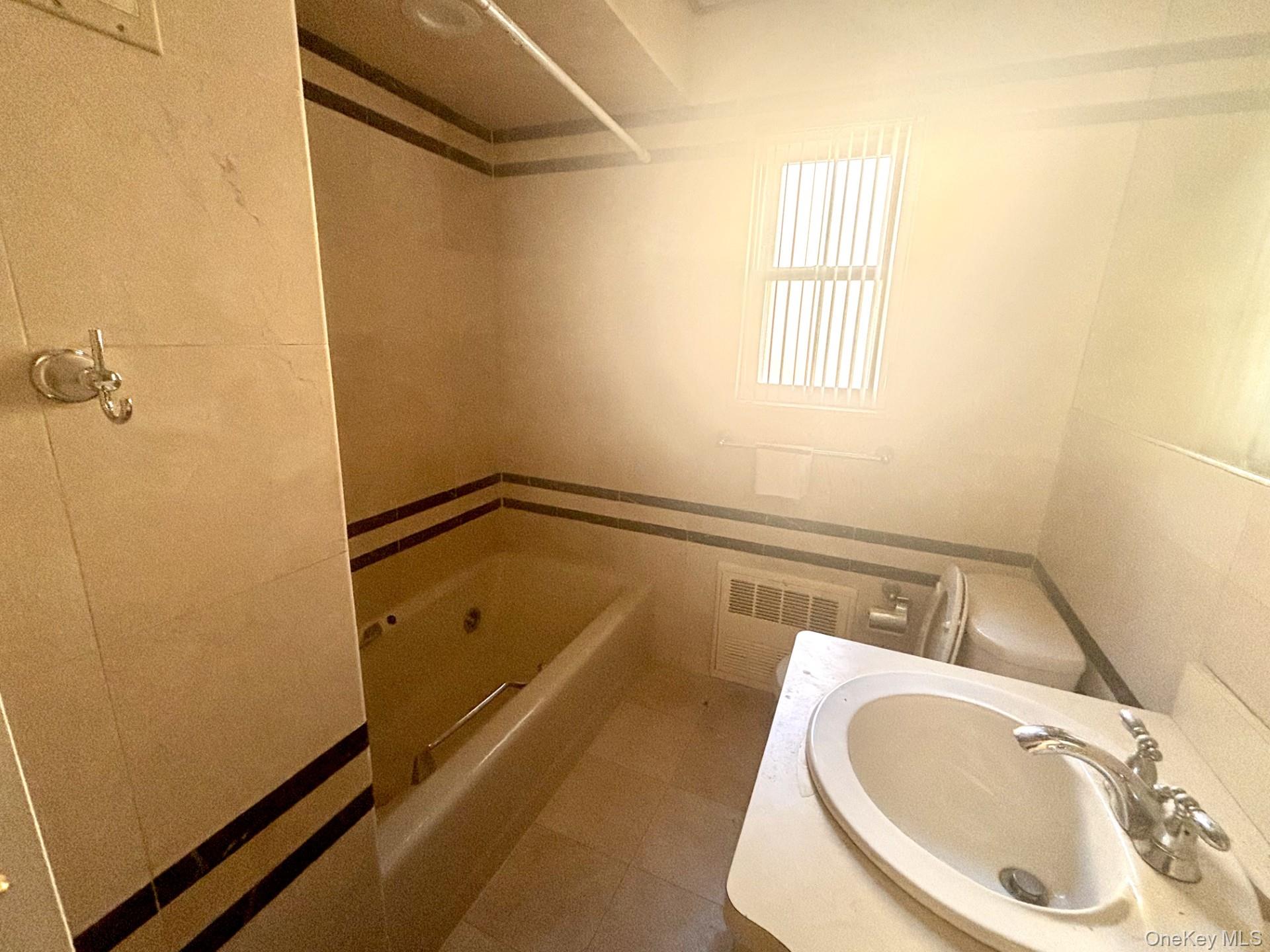 #11 photo, 441 Atlantic Avenue, East Rockaway , NY 11518