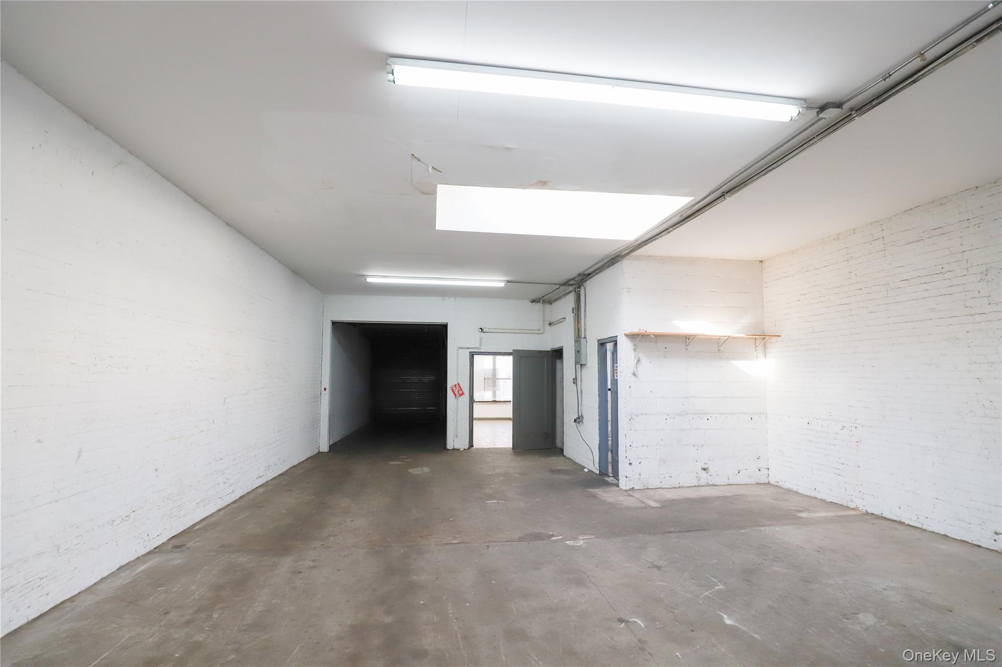 #12 photo, 36-17 36th Street, كوينز Astoria , NY 11106