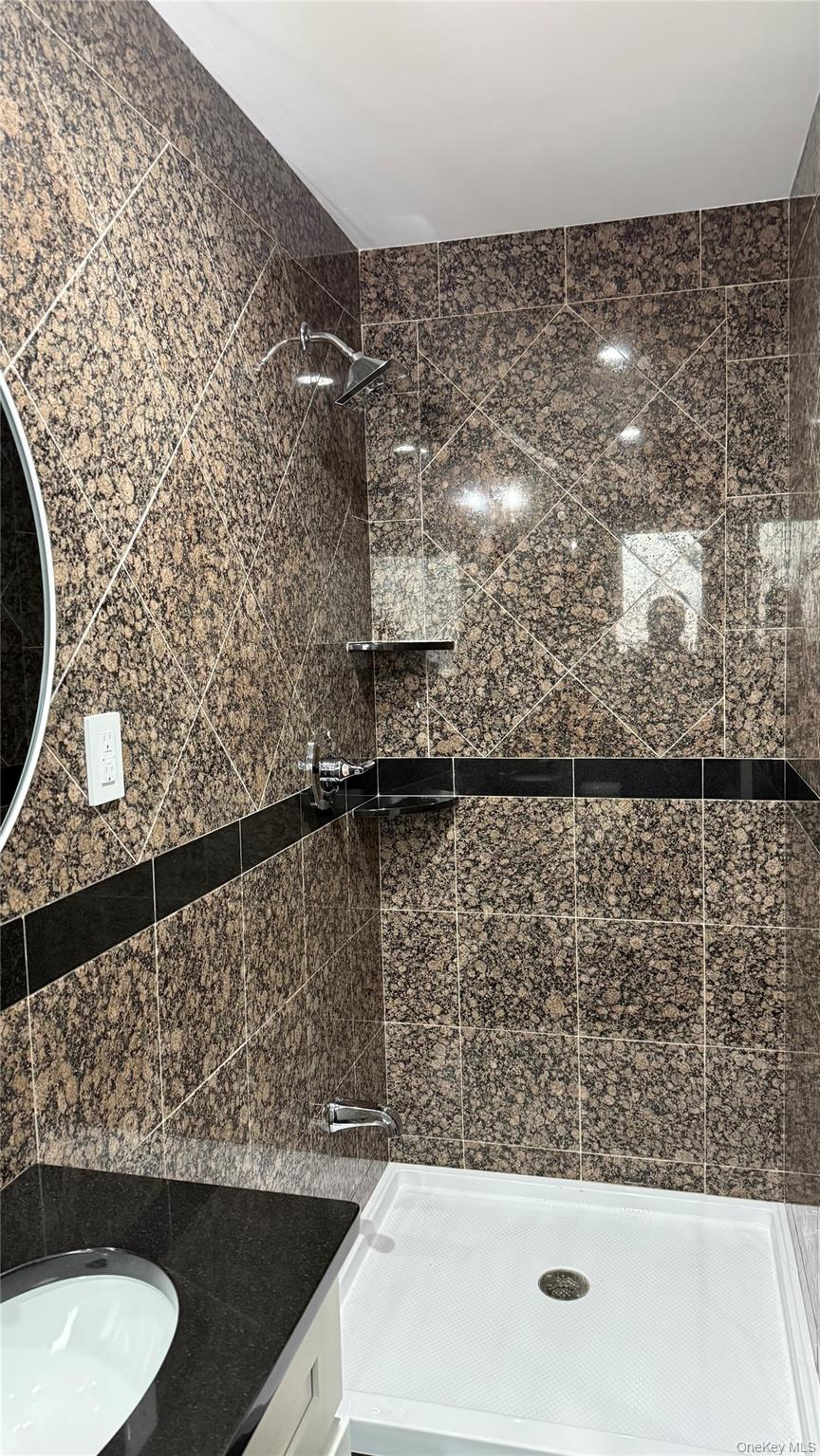 #11 photo, 86-16 262nd Street, Floral Park , NY 11001