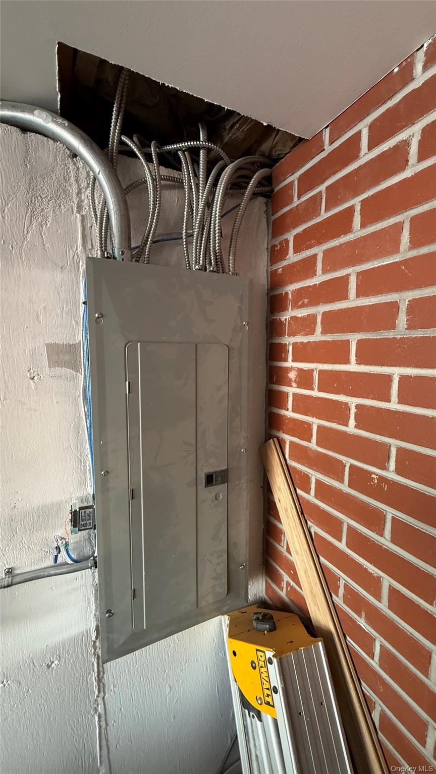 #16 photo, 86-16 262nd Street, Floral Park , NY 11001