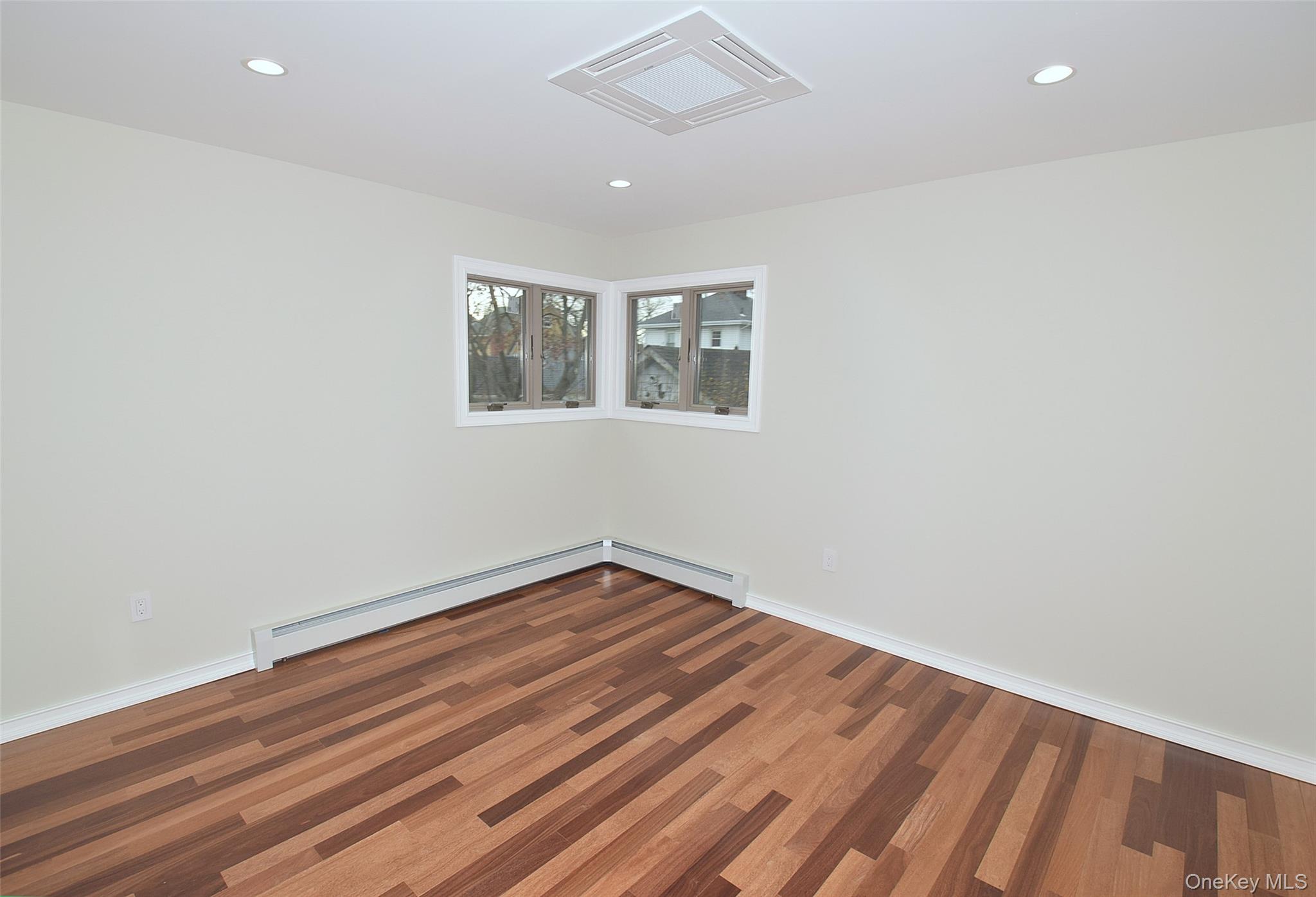 #18 photo, 86-16 262nd Street, Floral Park , NY 11001